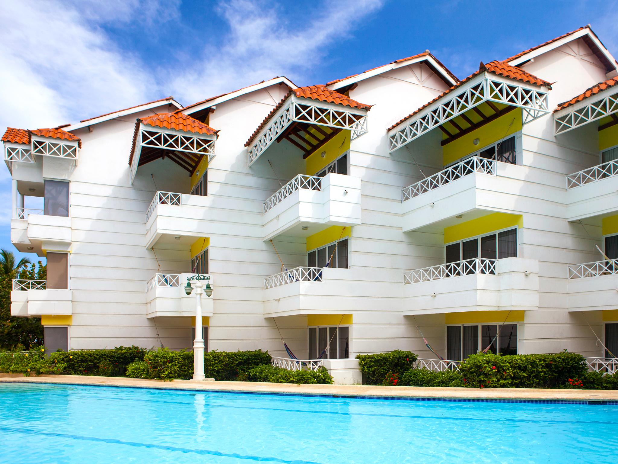 Hotel Las Americas Casa De Playa Cartagena Екстериор снимка Club Med Phuket